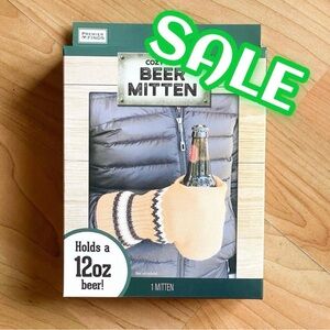 ‼️CLEARANCE SALE‼️ 🆕Cozy Knit Mitten Bottle Beverage Holder NEW
